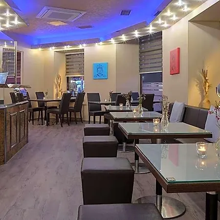 Cityhotel Kaiser Karl 3* אאכן