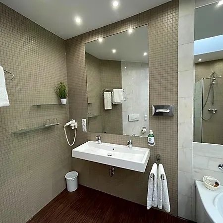 Cityhotel Kaiser Karl מלון